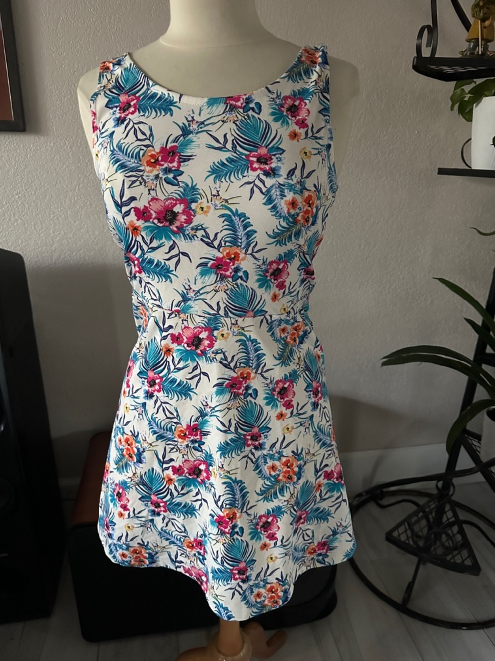 H&M White Floral summer dress size 12